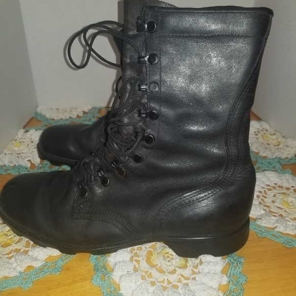 Other - Vintage mens combat , army boots size 81/2‎